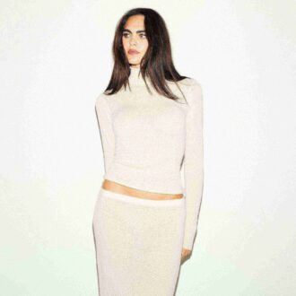 FEATHERWEIGHT CASHMERE TURTLENECK