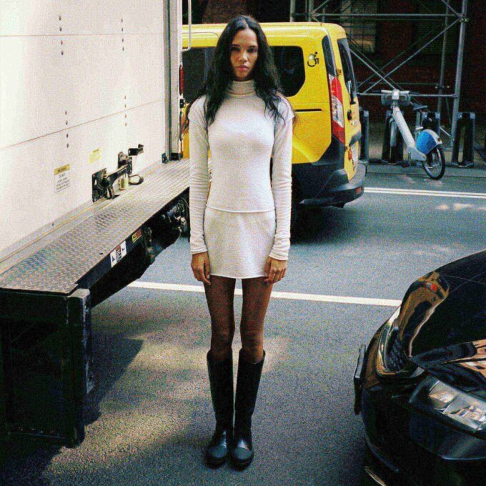 FEATHERWEIGHT CASHMERE TURTLENECK