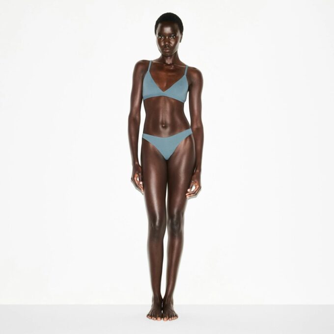 FITS EVERYBODY DIPPED FRONT THONG FITS EVERYBODY DIPPED FRONT THONG