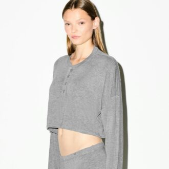 LIGHTWEIGHT MODAL CROPPED HENLEY