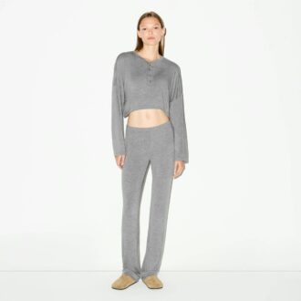 LIGHTWEIGHT MODAL CROPPED HENLEY