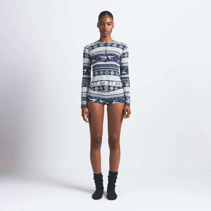 LOGO PLUSH POINTELLE HENLEY SET LOGO PLUSH POINTELLE HENLEY SET