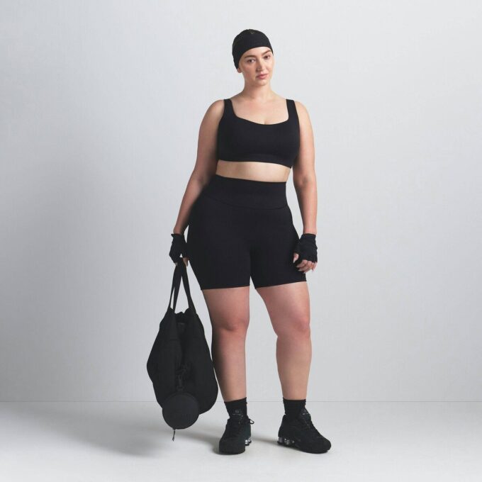 NikeSKIMS MATTE 5″ BIKER SHORT