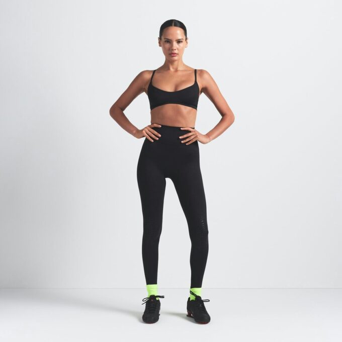NikeSKIMS MATTE MICRO SCOOP BRA
