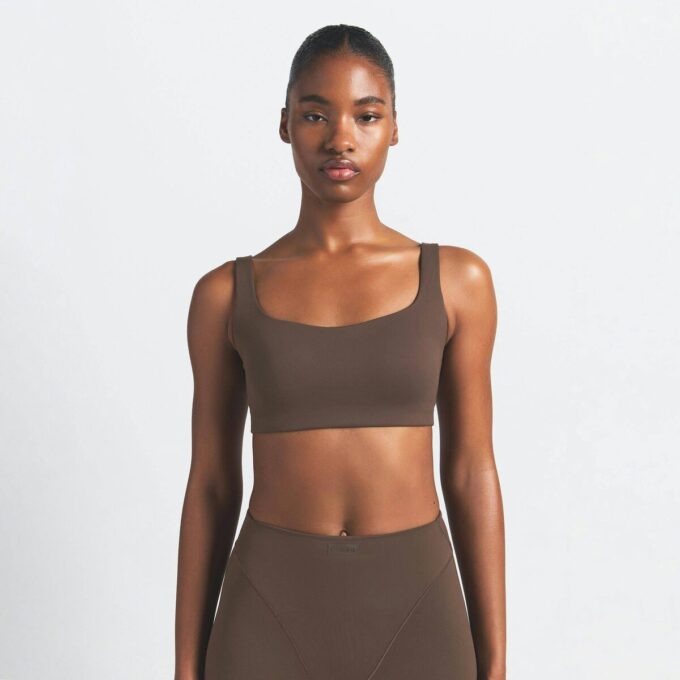 NikeSKIMS MATTE SCOOP NECK BRA