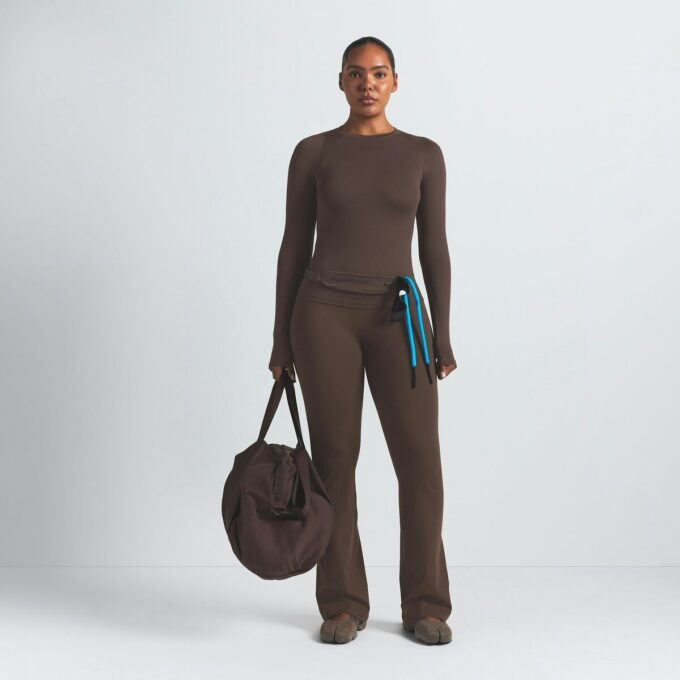 NikeSKIMS MATTE SLIM FLARE LEGGING