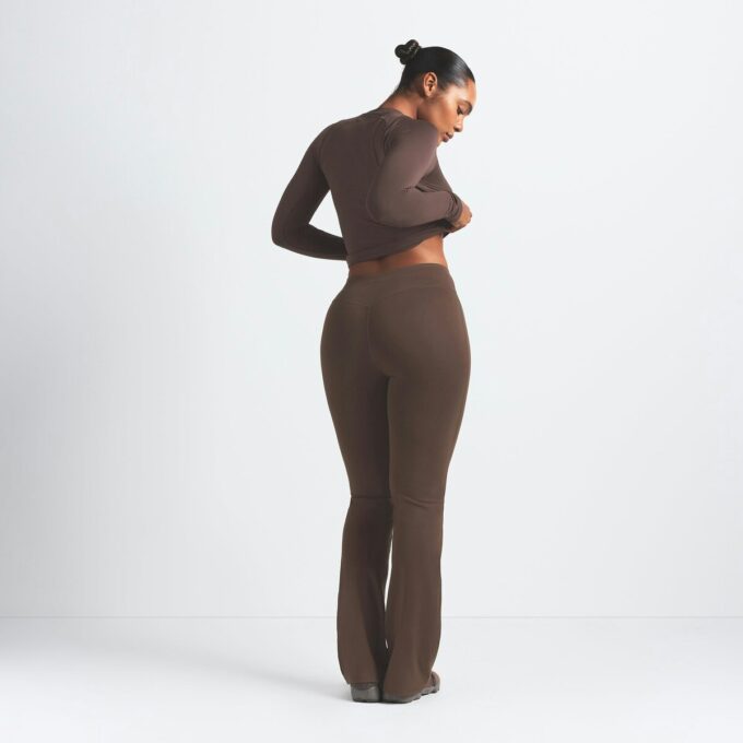 NikeSKIMS MATTE SLIM FLARE LEGGING