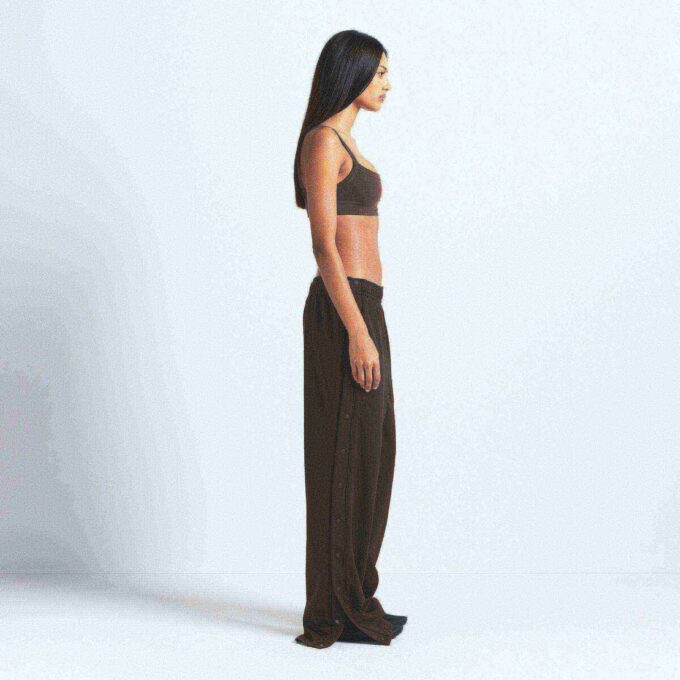 NikeSKIMS MATTE TRICOT SIDE SNAPS PANT NikeSKIMS MATTE TRICOT SIDE SNAPS PANT