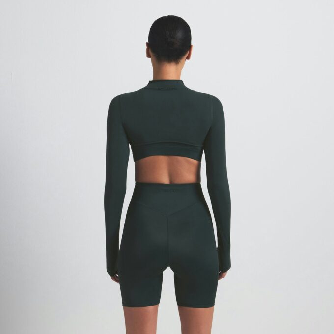 NikeSKIMS SHINE BONDED WAIST 5″ BIKER SHORT NikeSKIMS SHINE BONDED WAIST 5″ BIKER SHORT