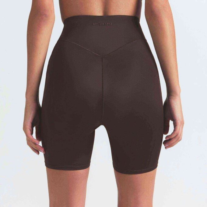 NikeSKIMS SHINE BONDED WAIST 5″ BIKER SHORT
