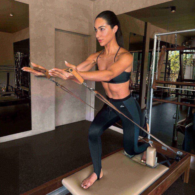 NikeSKIMS SHINE DRAWCORD STIRRUP 26″ LEGGING