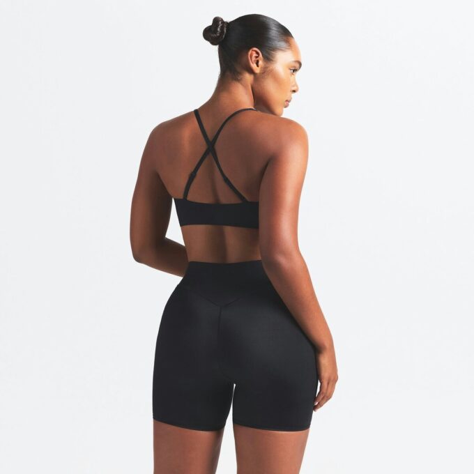 NikeSKIMS SHINE V-NECK BRA