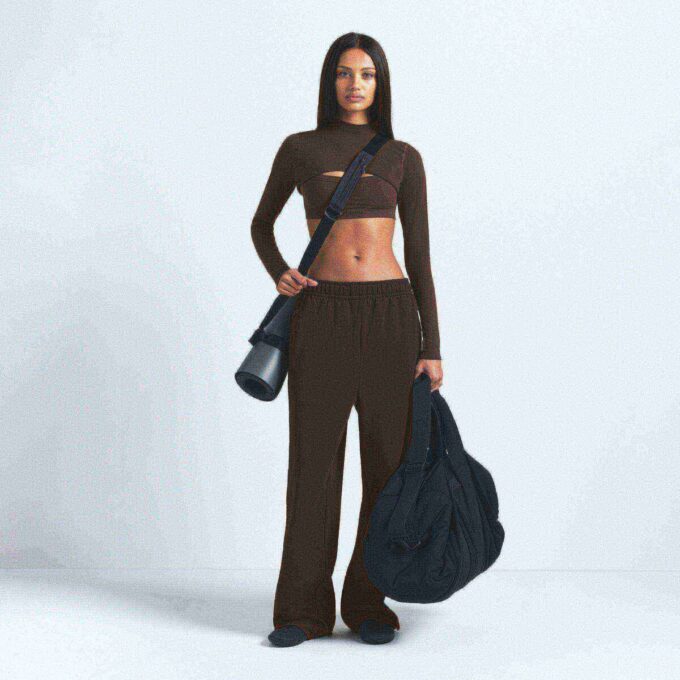 NikeSKIMS VINTAGE SEAMLESS CAMI BRA NikeSKIMS VINTAGE SEAMLESS CAMI BRA