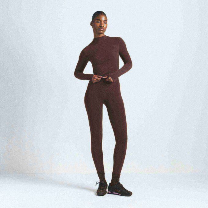 NikeSKIMS VINTAGE SEAMLESS MOCK NECK CROP TOP