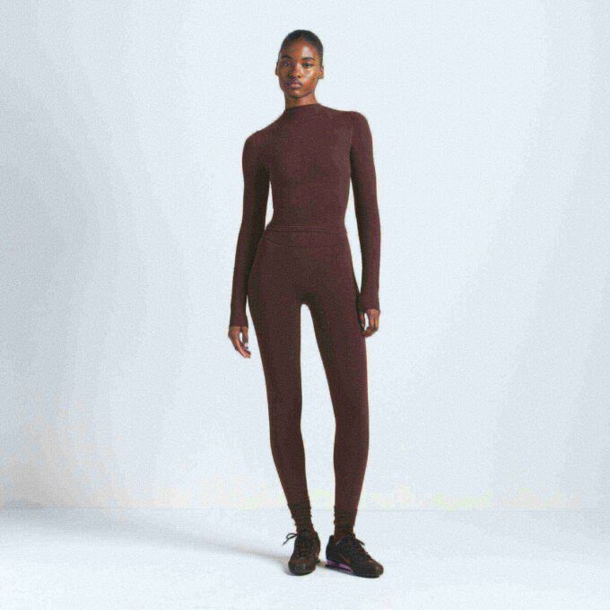 NikeSKIMS VINTAGE SEAMLESS MOCK NECK CROP TOP