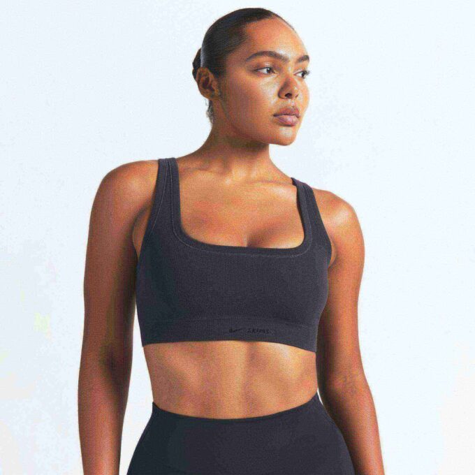 NikeSKIMS VINTAGE SEAMLESS SCOOP NECK BRA NikeSKIMS VINTAGE SEAMLESS SCOOP NECK BRA