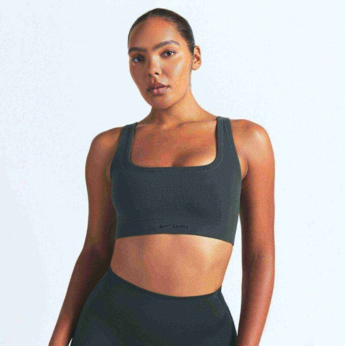 NikeSKIMS VINTAGE SEAMLESS SCOOP NECK BRA