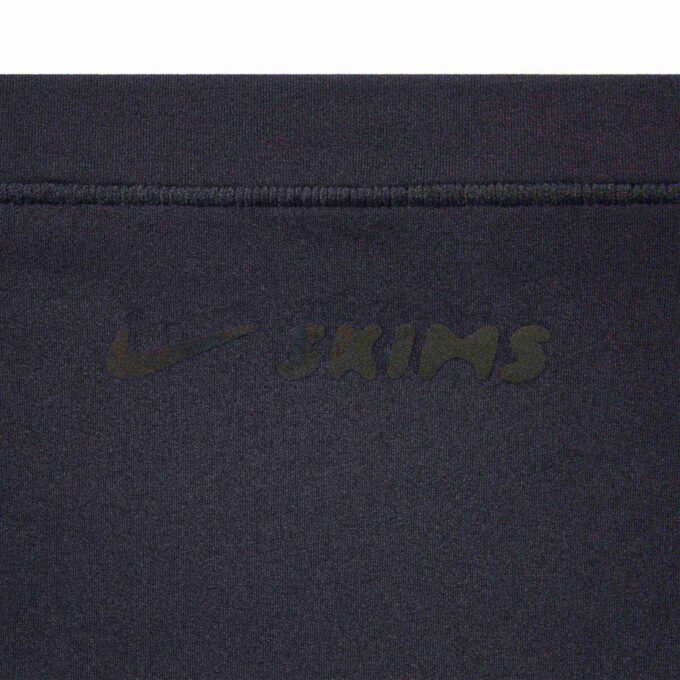 NikeSKIMS WEIGHTLESS LAYERS V-LINE 26″ LEGGING NikeSKIMS WEIGHTLESS LAYERS V-LINE 26″ LEGGING