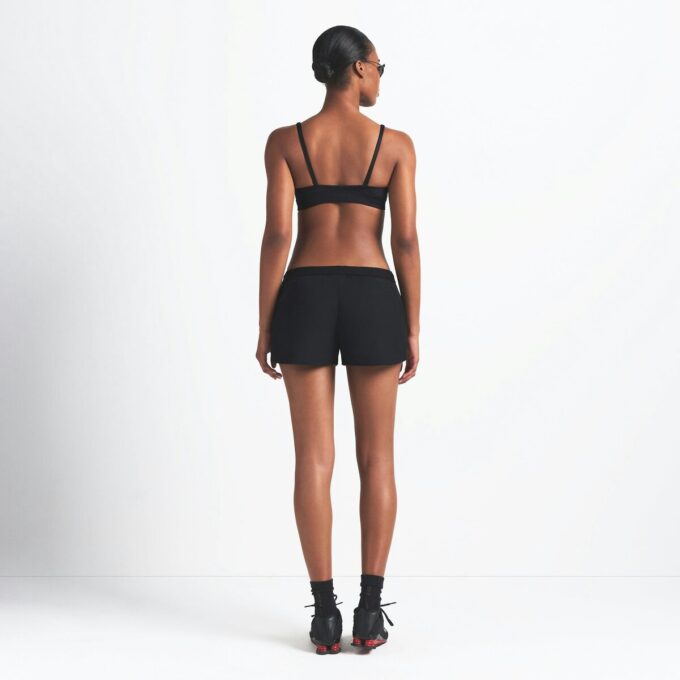 NikeSKIMS WOVEN NYLON 2.5″ RUNNER SHORT NikeSKIMS WOVEN NYLON 2.5″ RUNNER SHORT