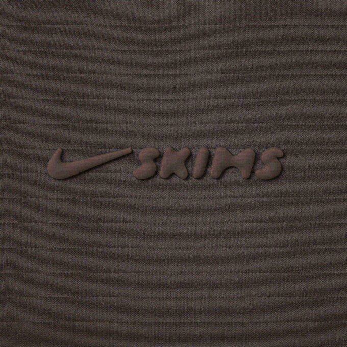 NikeSKIMS WOVEN NYLON 5″ TRACK SHORT