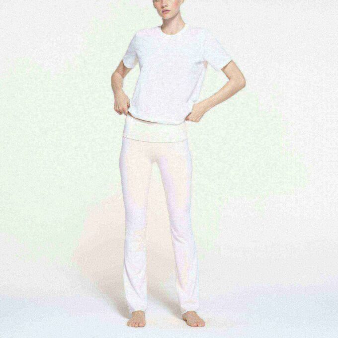 RELAXED TEES T-SHIRT RELAXED TEES T-SHIRT