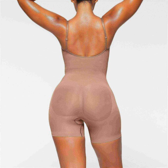 SEAMLESS SCULPT MID THIGH BODYSUIT