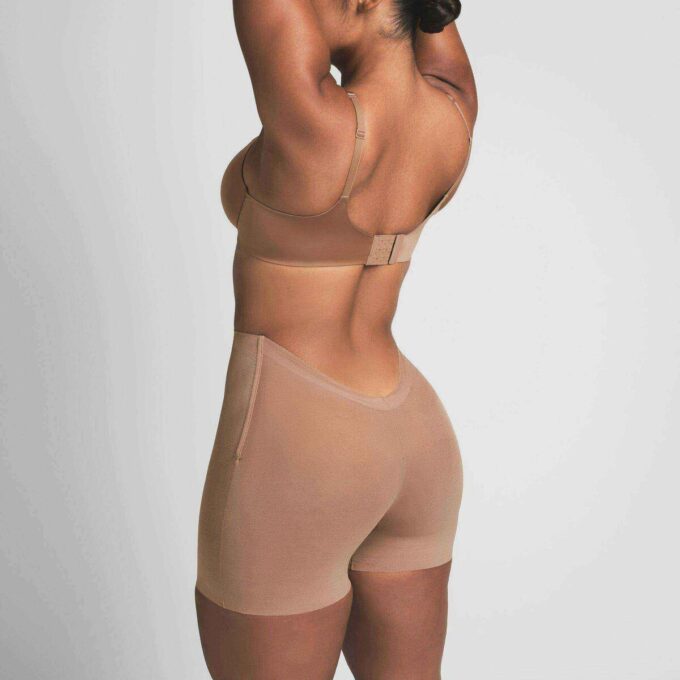 SHEER SCULPT LOW BACK SHORT
