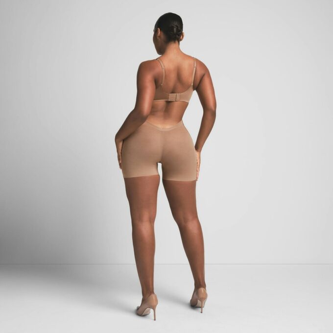 SHEER SCULPT LOW BACK SHORT