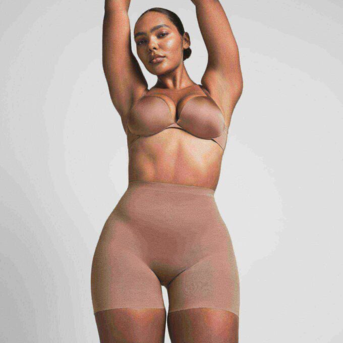 SHEER SCULPT LOW BACK SHORT