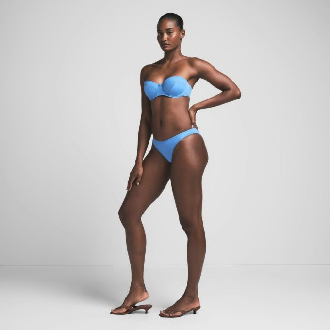 SIGNATURE SWIM STRAPLESS UNDERWIRE BIKINI TOP