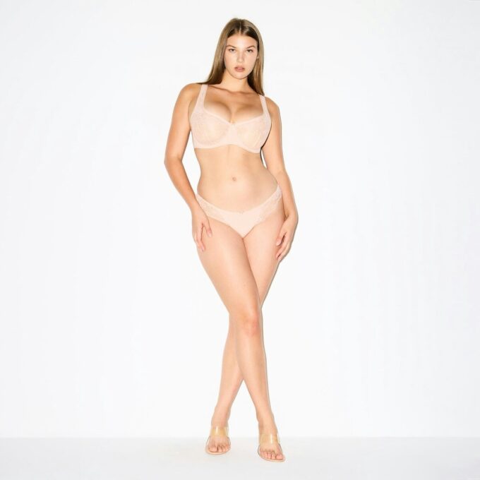 SKIMS LACE UNLINED MINIMIZER BRA SKIMS LACE UNLINED MINIMIZER BRA