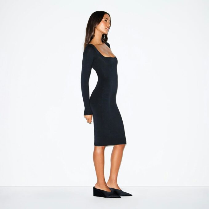 SMOOTH LAYERS SQUARE NECK MIDI DRESS