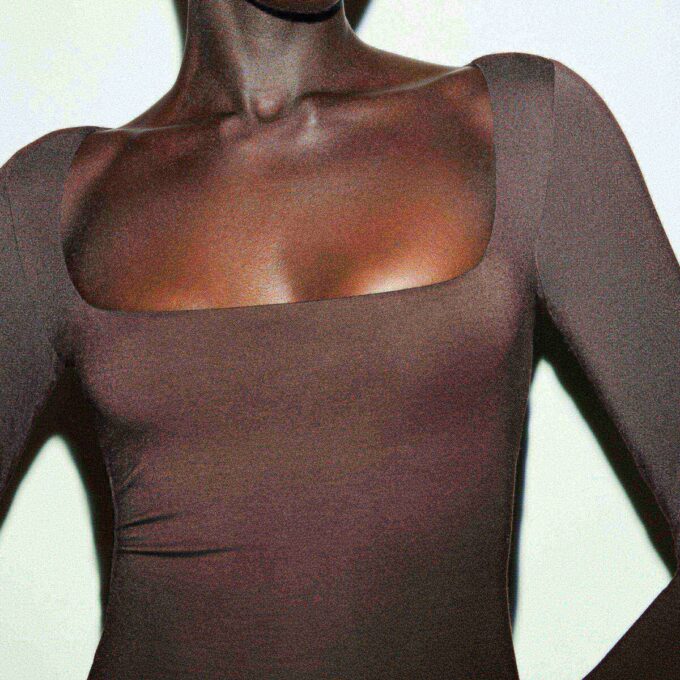 SMOOTH LAYERS SQUARE NECK TOP SMOOTH LAYERS SQUARE NECK TOP