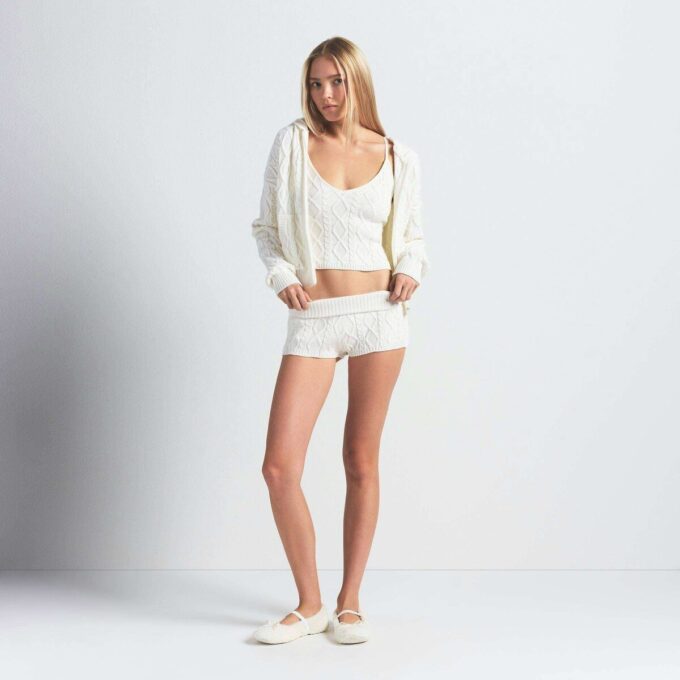 SWEATER KNIT SHORT SWEATER KNIT SHORT