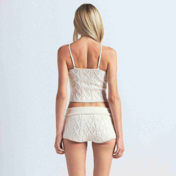 SWEATER KNIT SHORT SWEATER KNIT SHORT