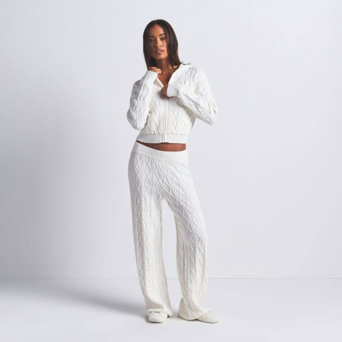 SWEATER KNIT SHRUNKEN ZIP UP HOODIE SWEATER KNIT SHRUNKEN ZIP UP HOODIE