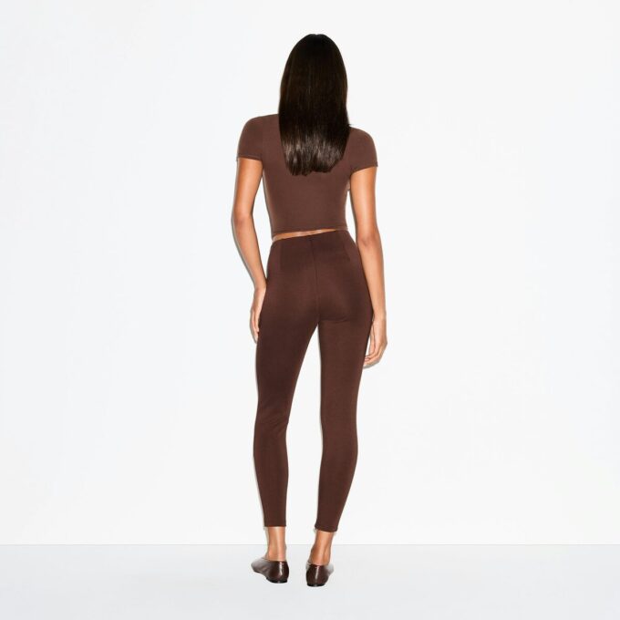 THE ESSENTIAL COLLECTION HIGH-WAISTED LEGGING