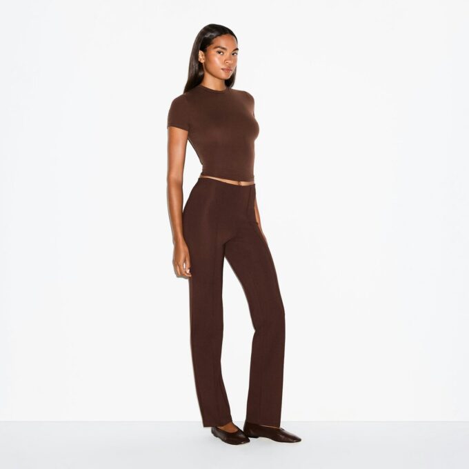 THE ESSENTIAL COLLECTION HIGH-WAISTED PINTUCK STRAIGHT LEG PANT THE ESSENTIAL COLLECTION HIGH-WAISTED PINTUCK STRAIGHT LEG PANT