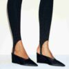 THE ESSENTIAL COLLECTION HIGH-WAISTED STIRRUP LEGGING