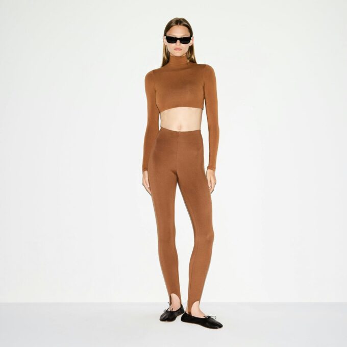 THE ESSENTIAL COLLECTION HIGH-WAISTED STIRRUP LEGGING