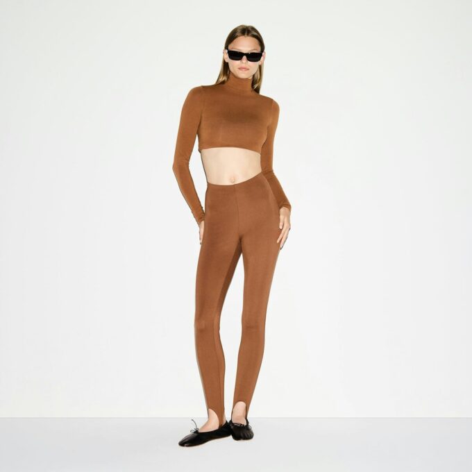 THE ESSENTIAL COLLECTION HIGH-WAISTED STIRRUP LEGGING