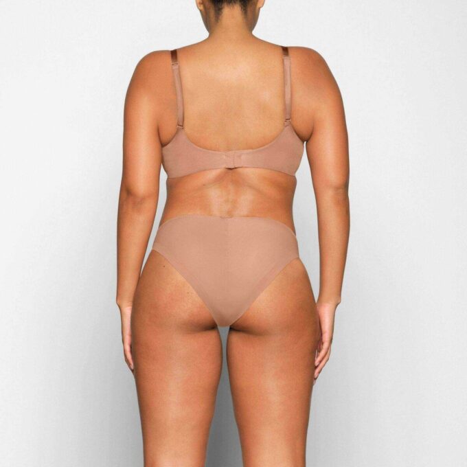 WEIGHTLESS SCOOP BRA WEIGHTLESS SCOOP BRA