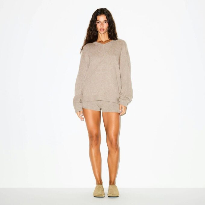WOOL CASHMERE OVERSIZED V NECK SWEATER WOOL CASHMERE OVERSIZED V NECK SWEATER